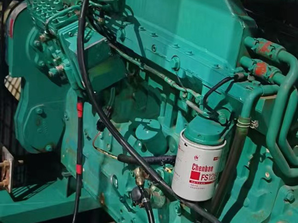 桂阳如何确定新的发电机组控制系统是否与原系统兼容？