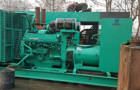 桂阳发电机组如何判断水冷式机油散热器内部是否需要清洗？